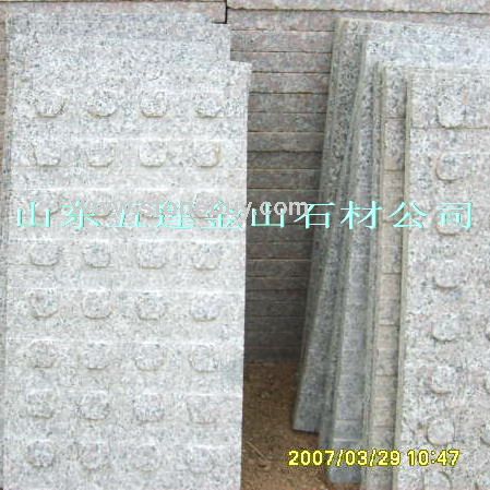 五蓮花 盲道板