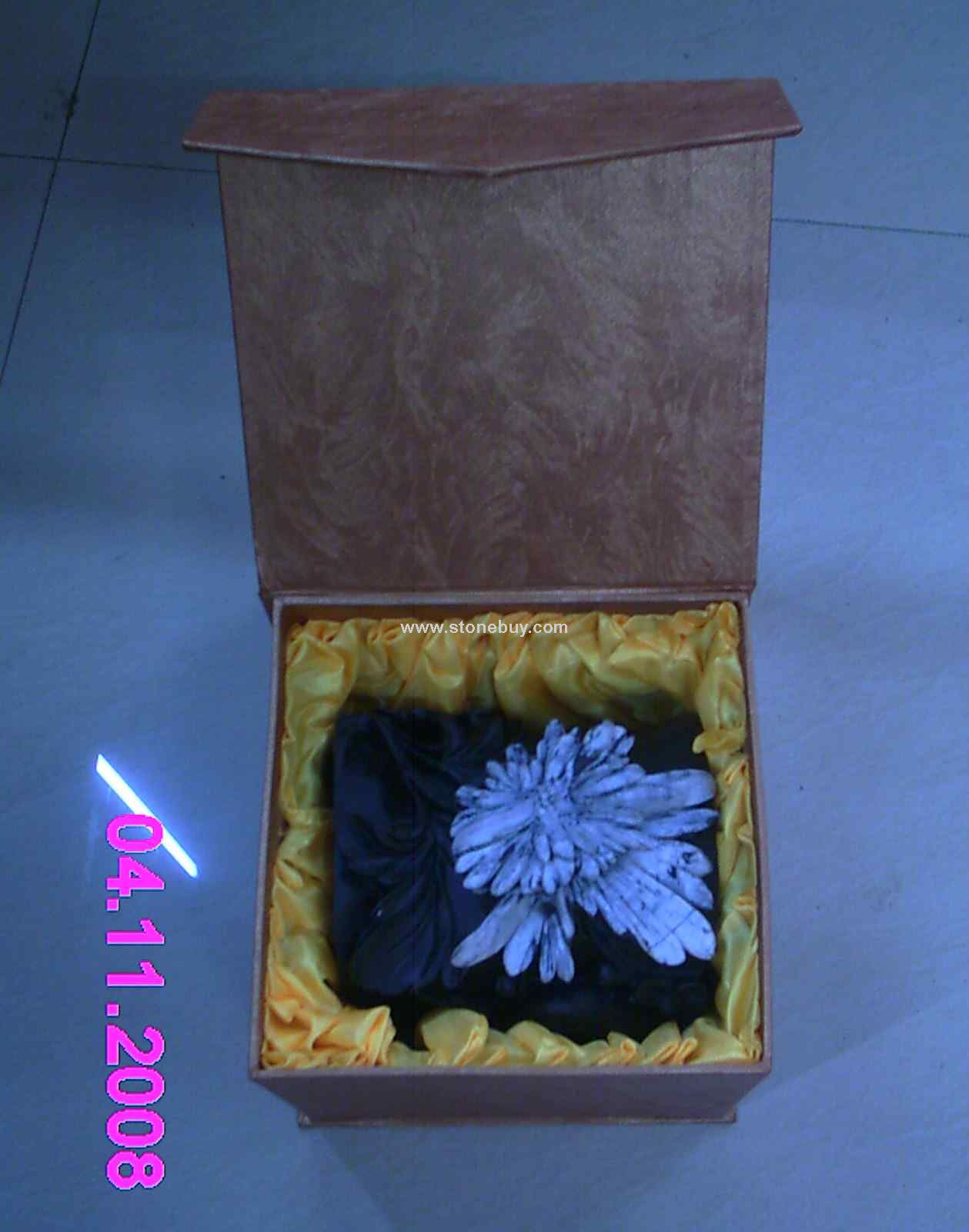 天然菊花石中笔筒