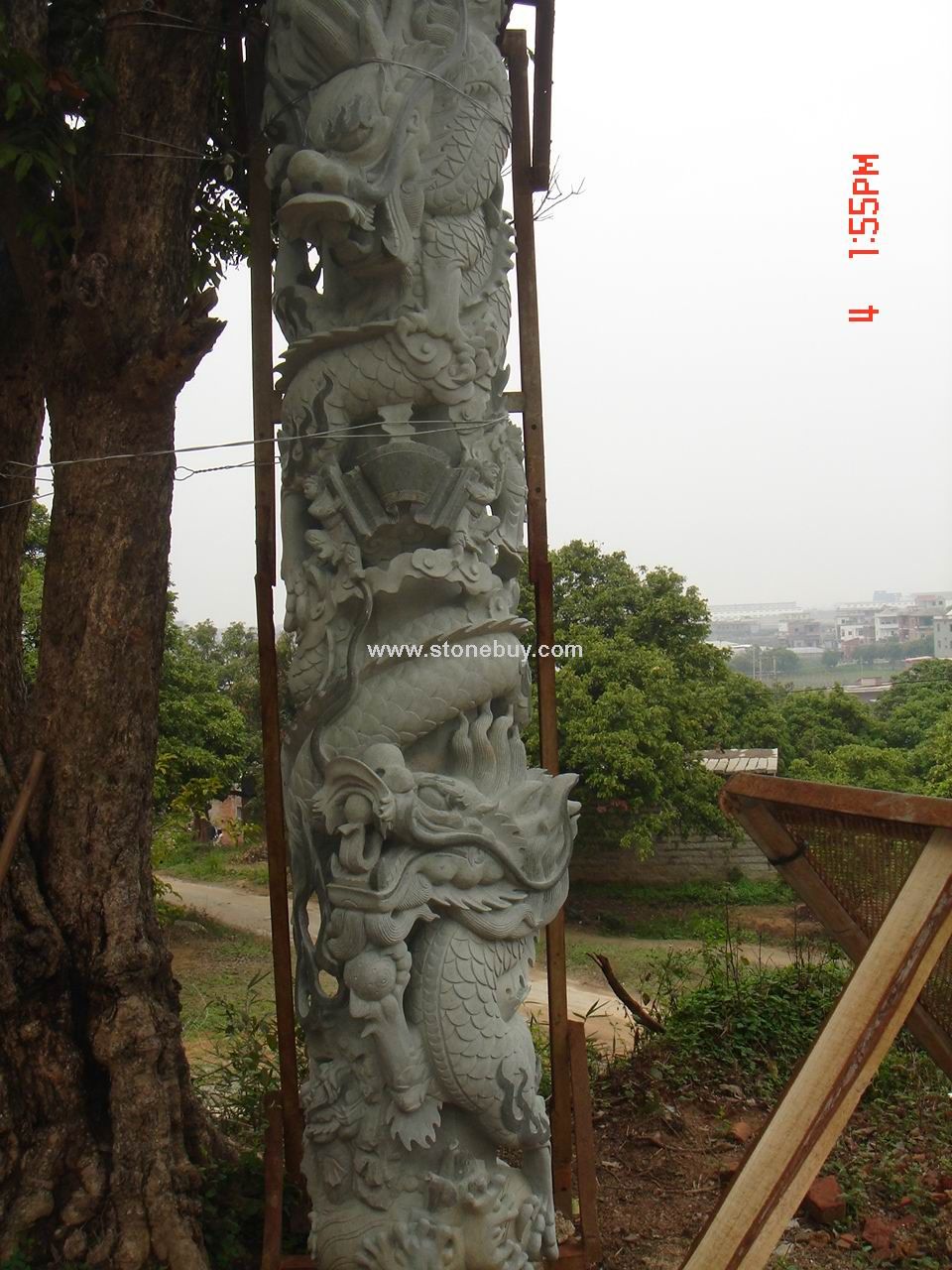 石雕圆柱