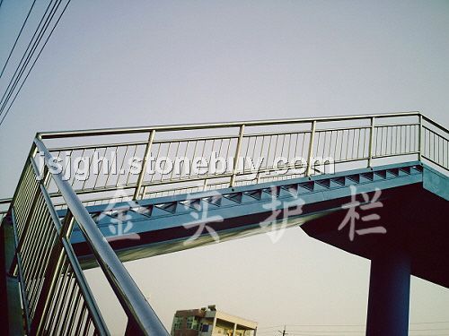 护栏