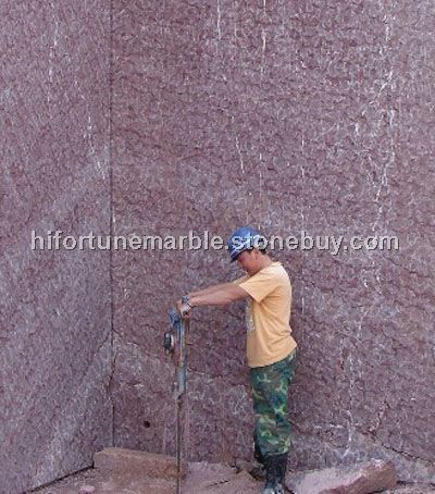 水晶玫瑰大理石荒料開采