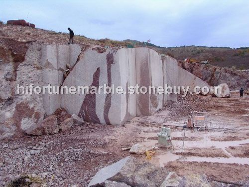 水晶玫瑰大理石荒料開采