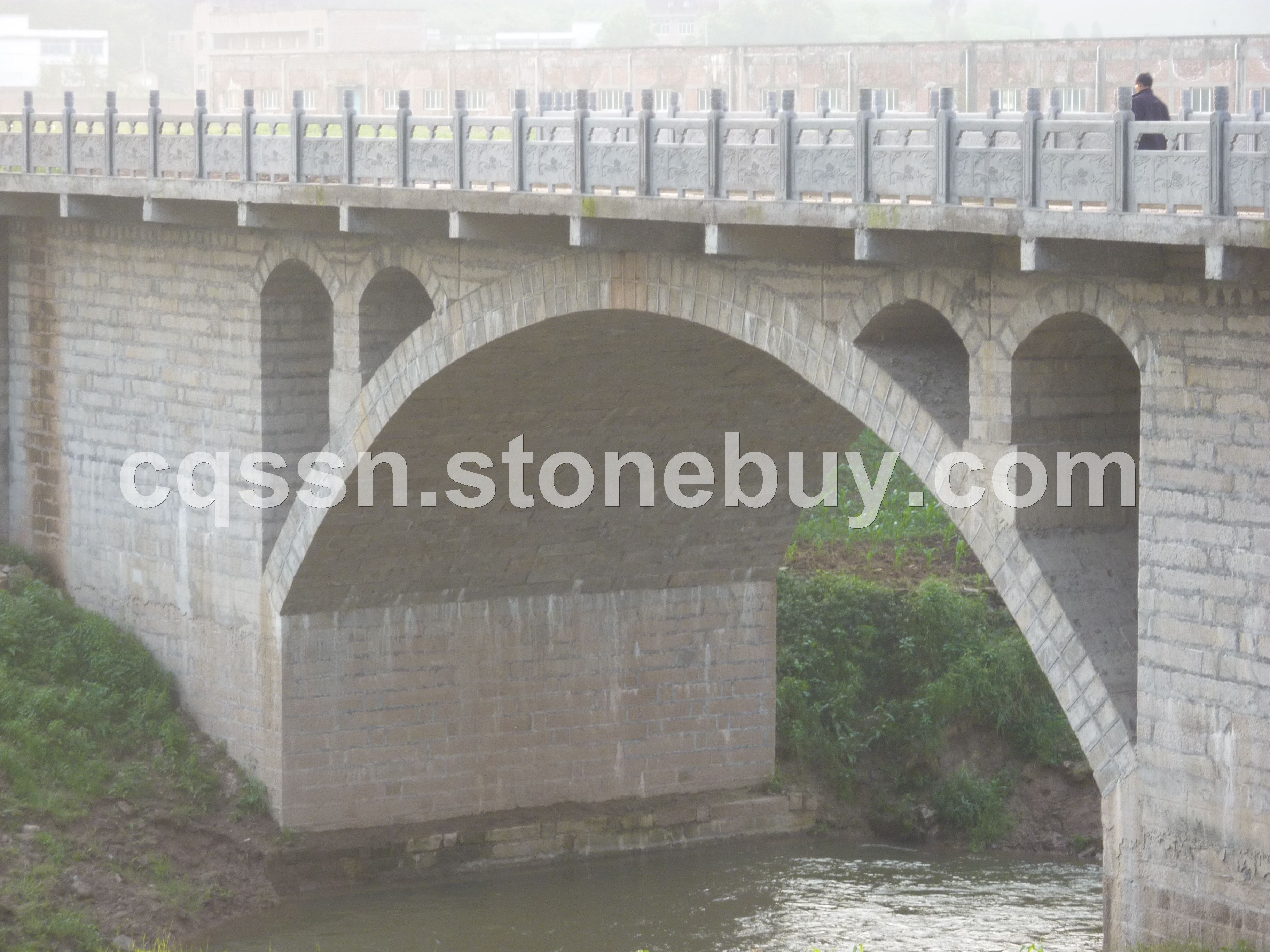 砂巖拱橋