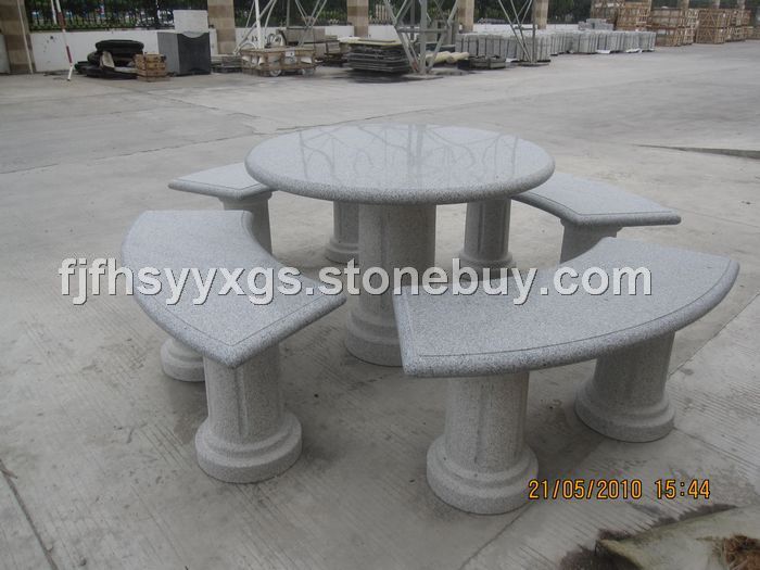 庭院石桌