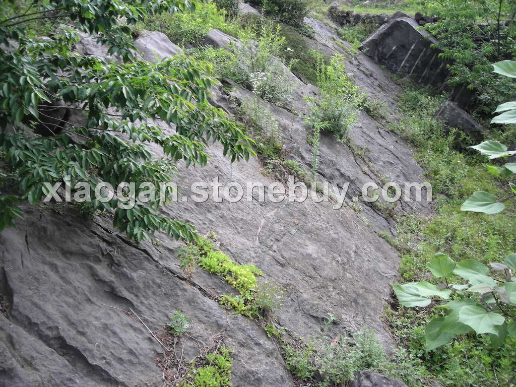 湖北黑矿山一角