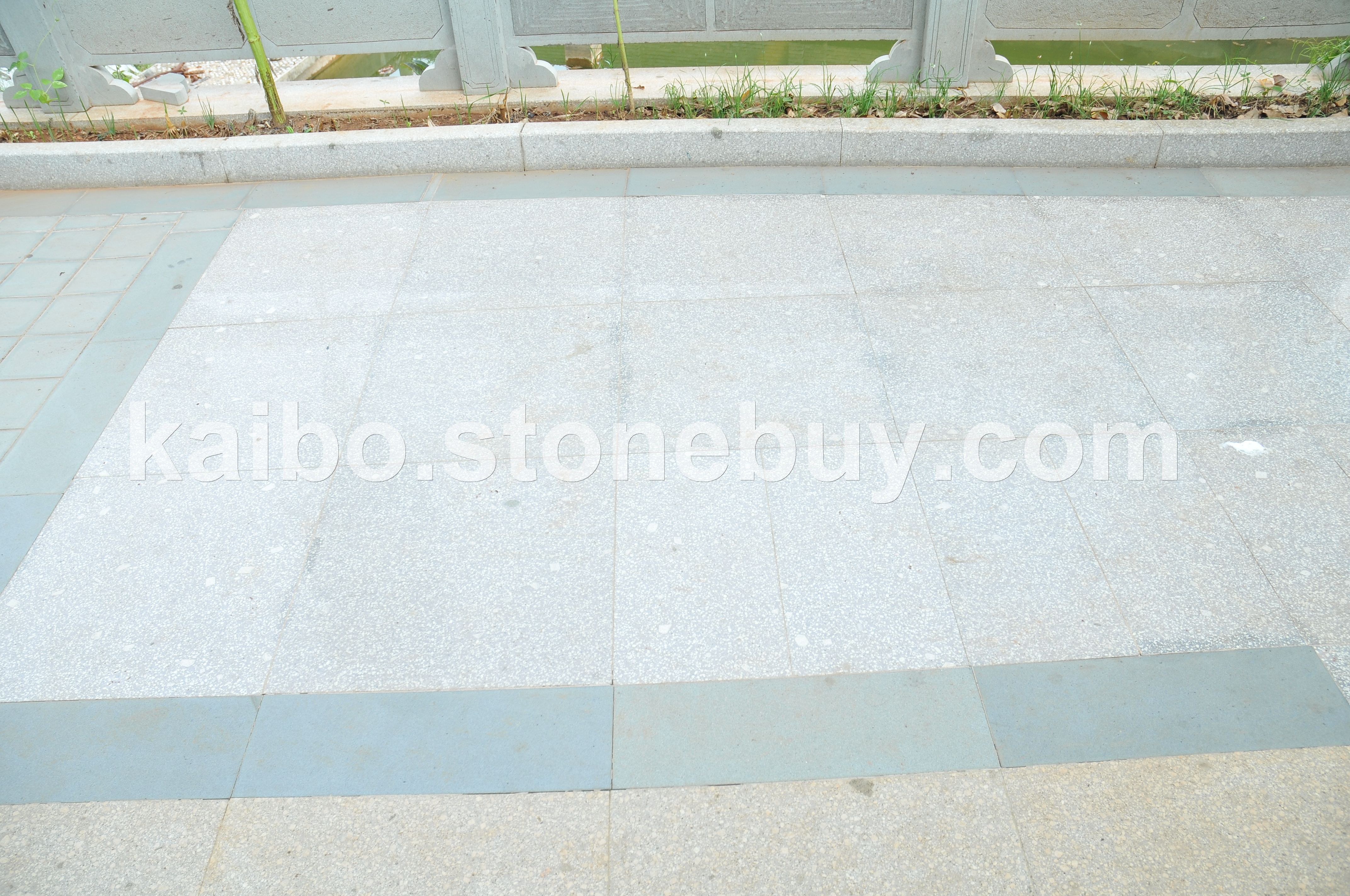 硬质砂岩及英安岩（样板）