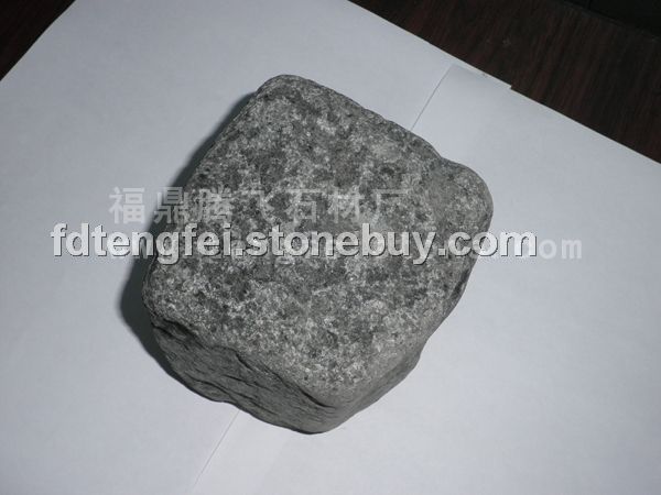 G684六面自然加滾石