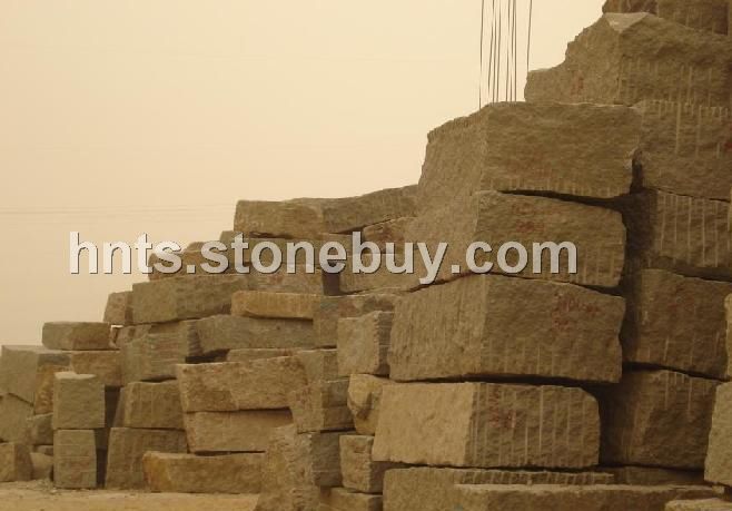 黄金麻荒料堆场