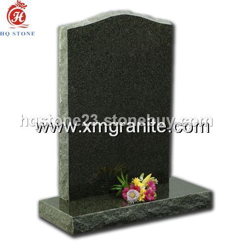 ogee 碑 （Ogee top cemetery headstone）