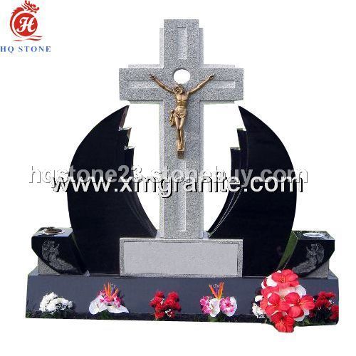 十字架碑（Winds monuments with cross）