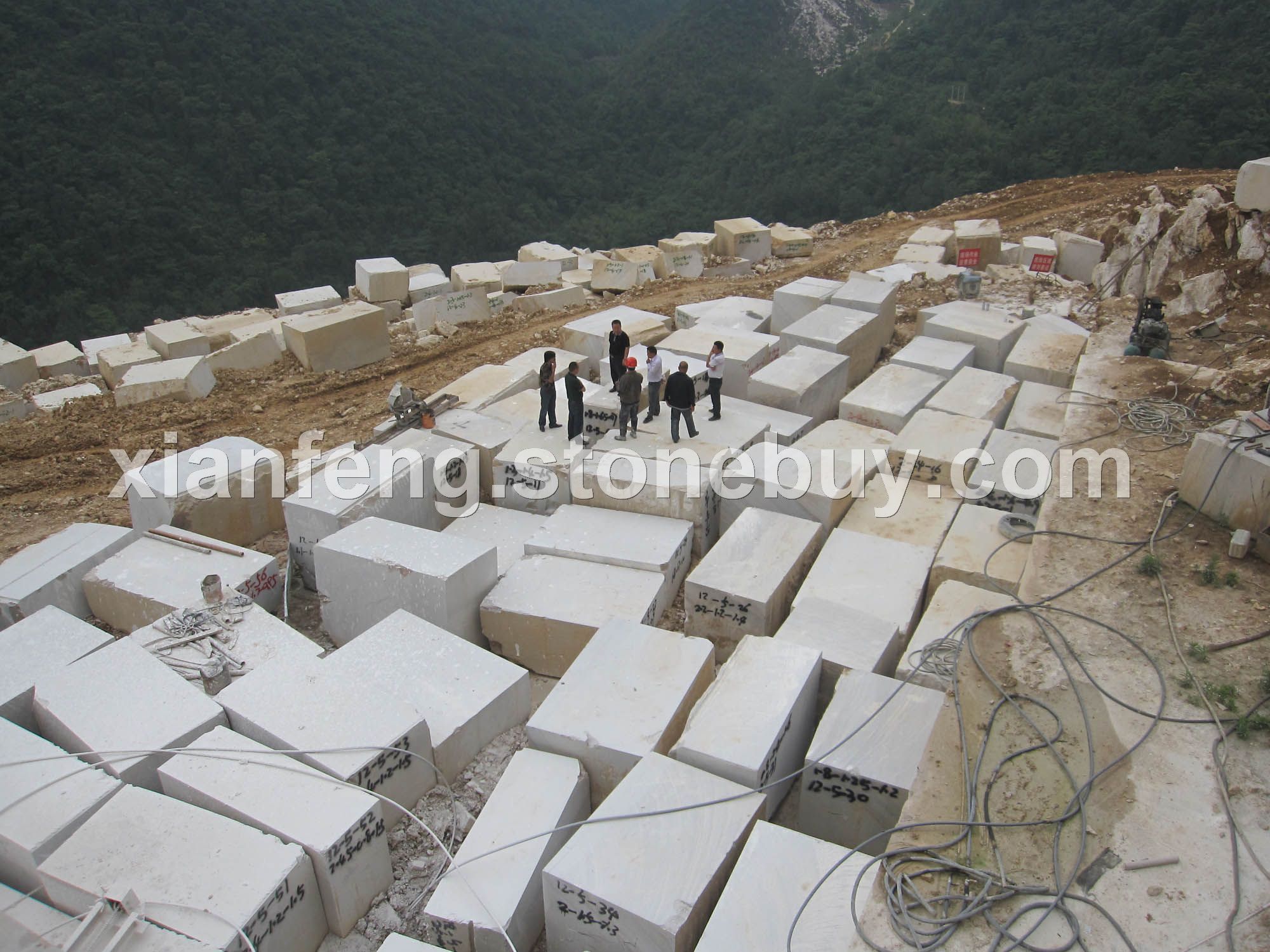 欧莱雅米黄荒料