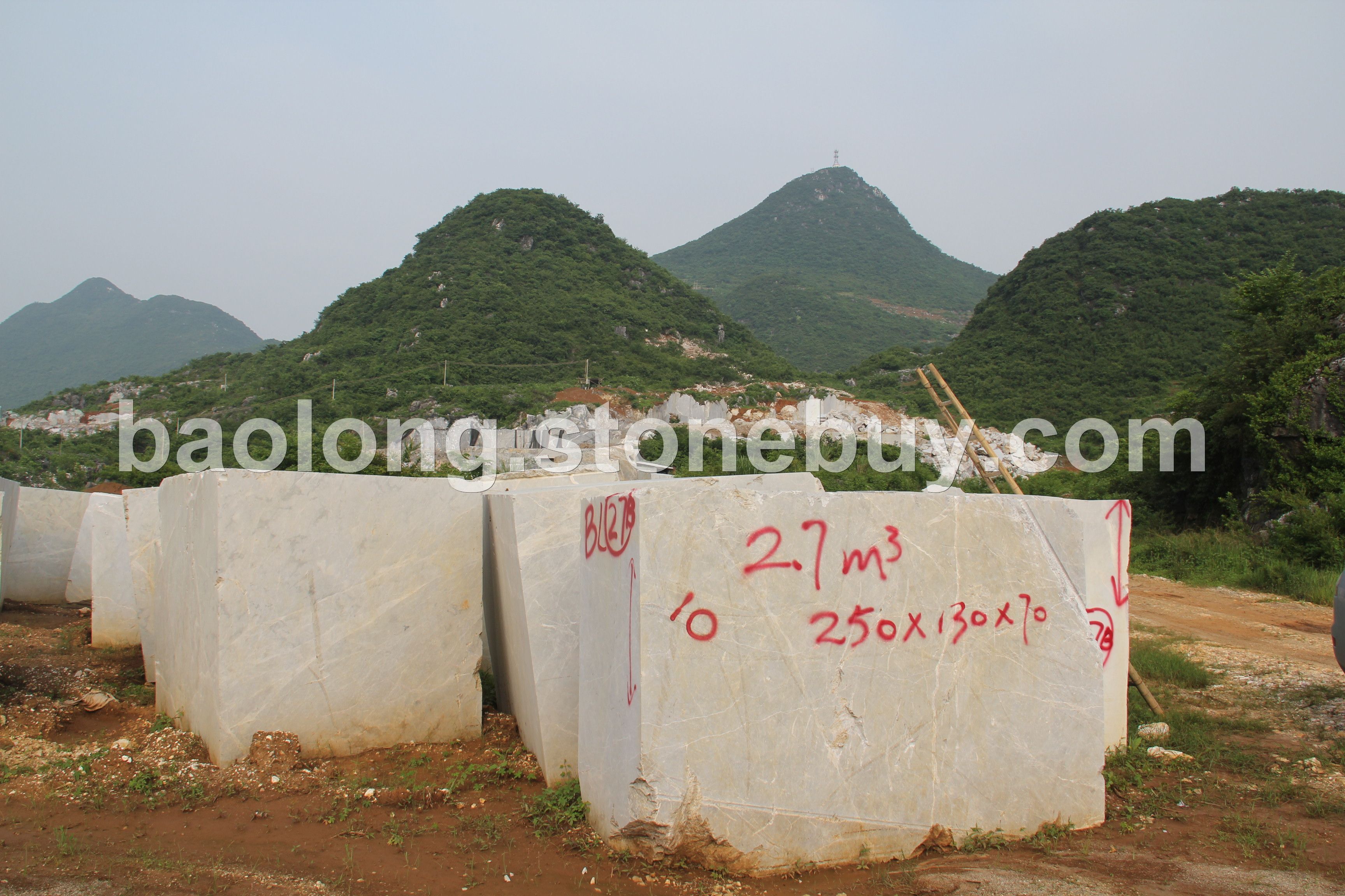 宝龙灰矿山