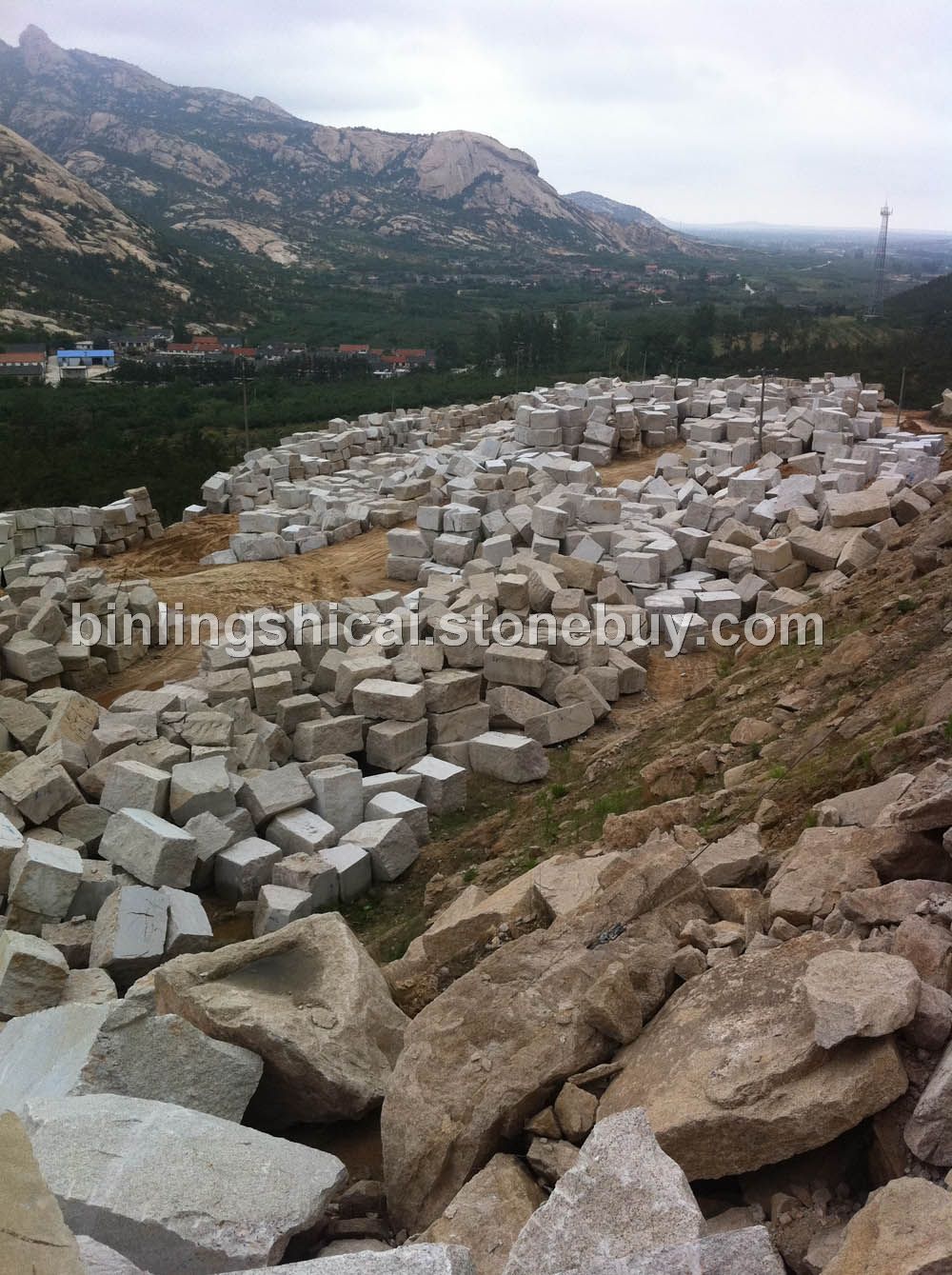 山东黄锈石矿山