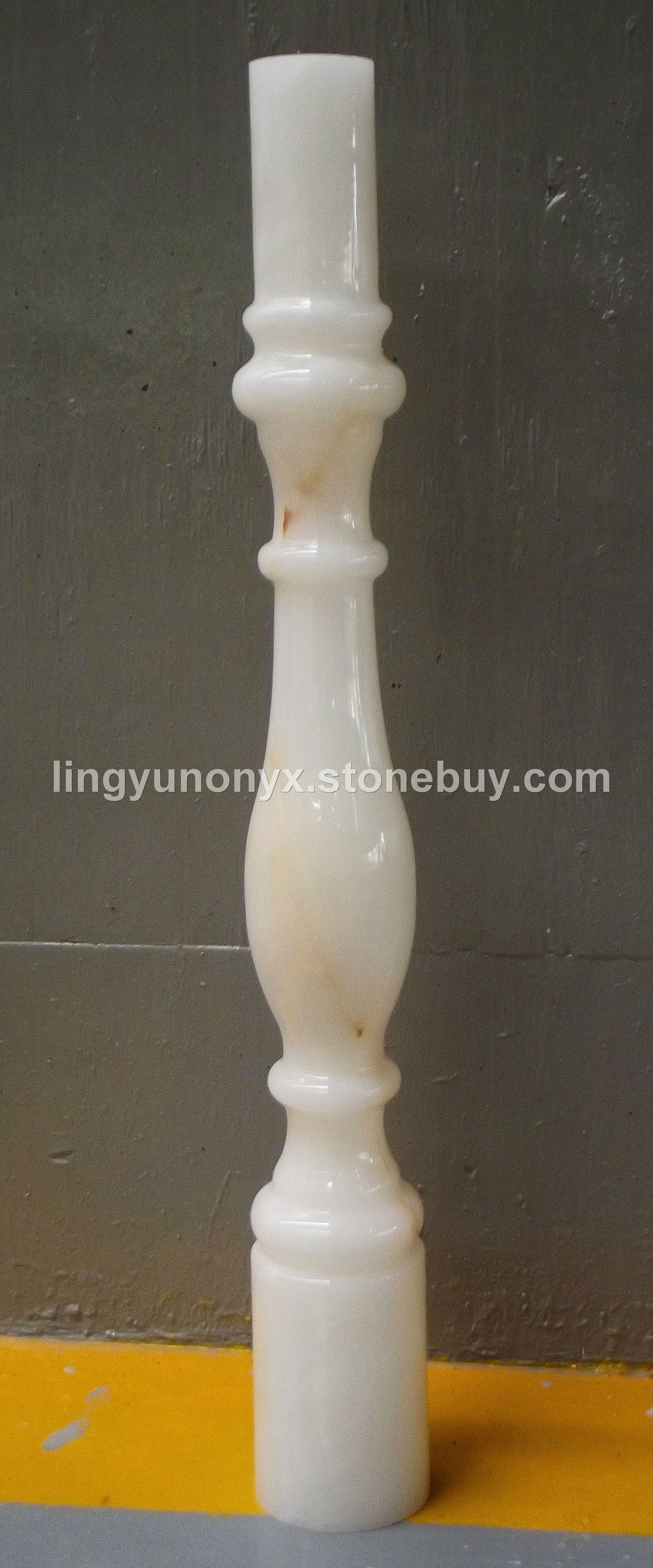 金丝白玉栏杆