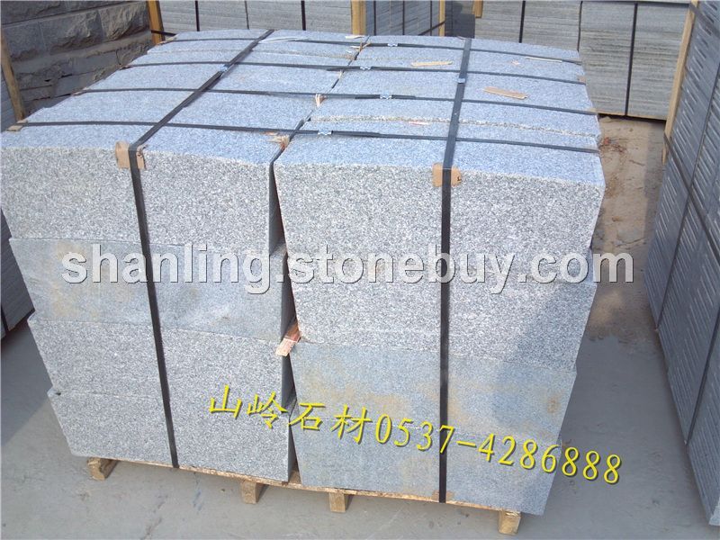 鲁灰弧形弯道路沿石