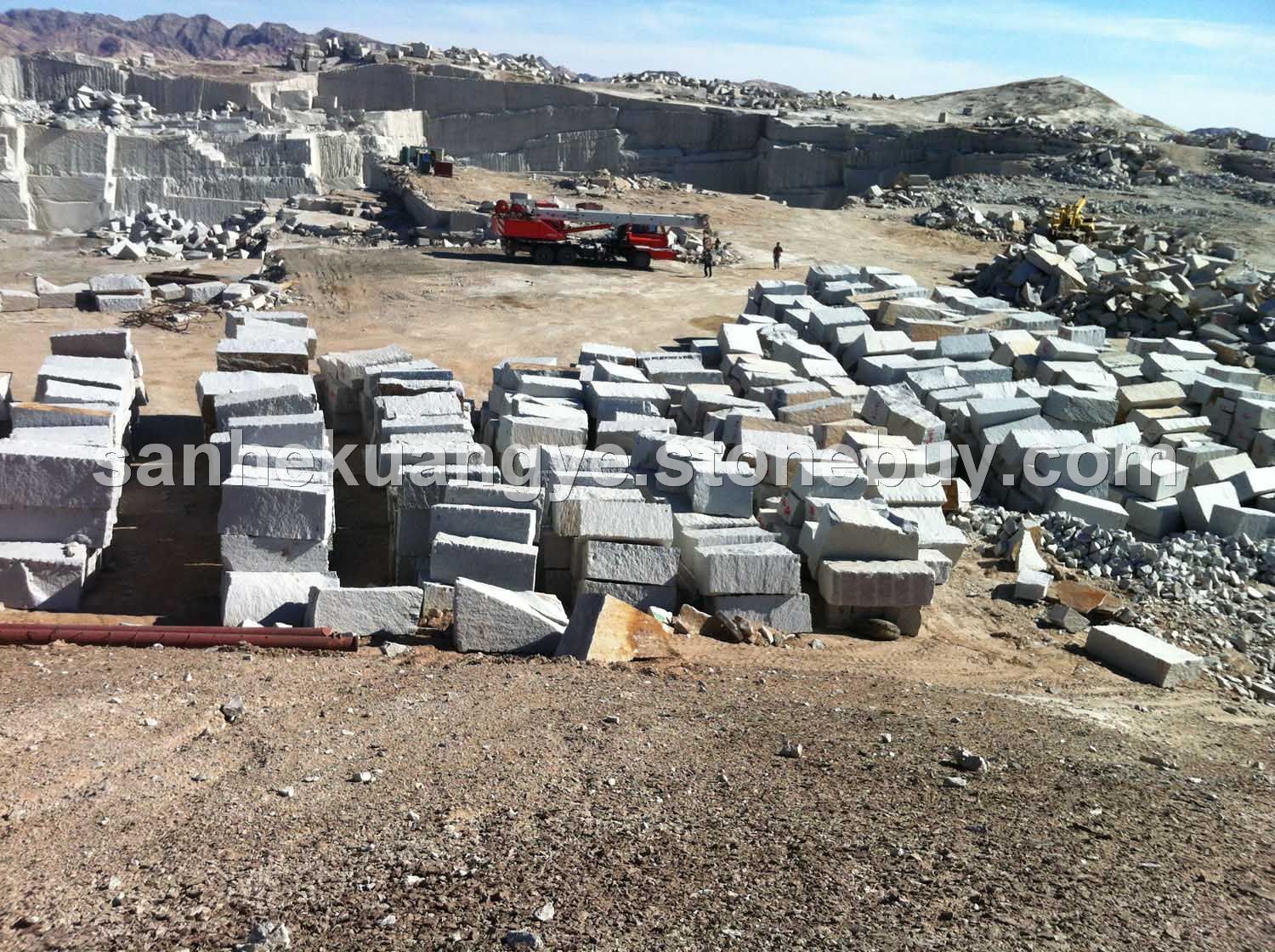 天山白麻2号方料堆场