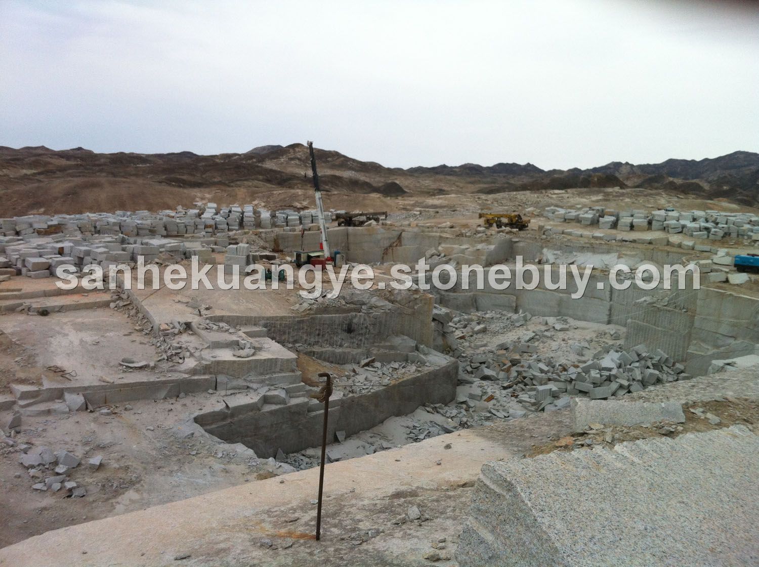 天山白麻3号方料堆场