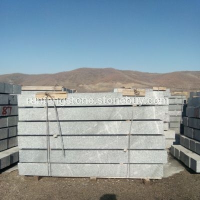 路沿石（青色）