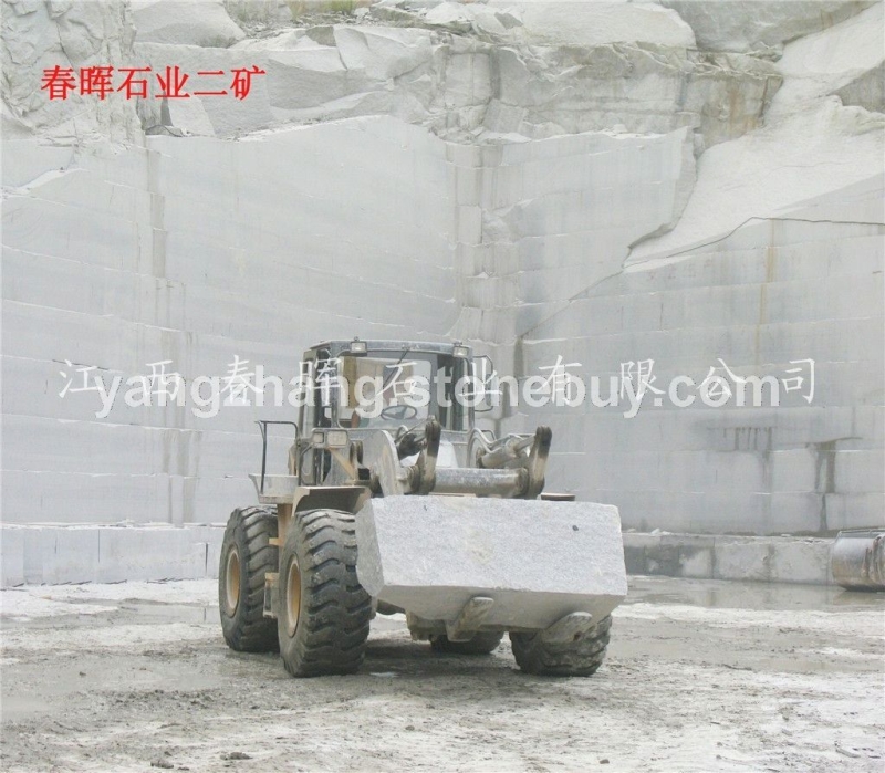 大量供应芝麻白路沿石，花岗岩，火烧板13879276486