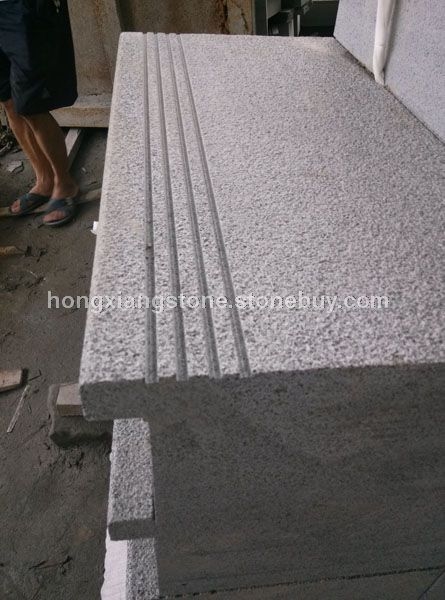 鸿祥荔枝面台阶石 G654芝麻黑花岗岩楼梯板 G655芝麻灰