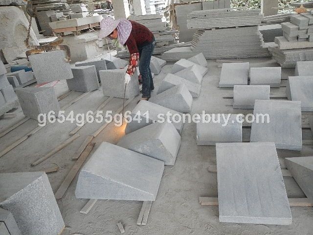 深灰麻G654火烧现场