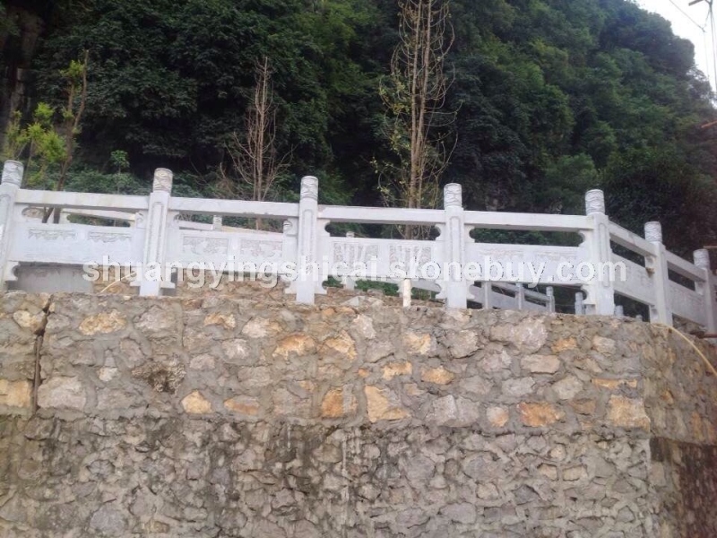 石栏杆