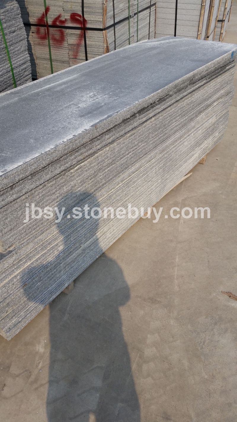 G654 芝麻黑 光面 1.8 毛板