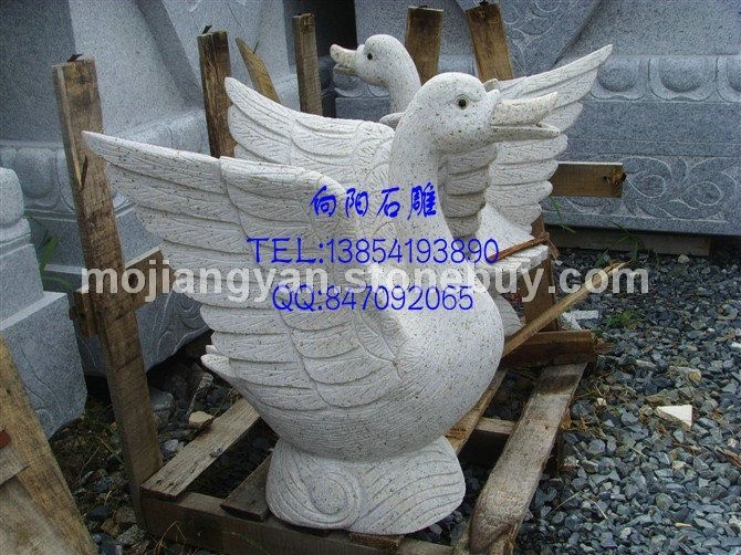 石雕天鹅、石雕喷水天鹅、黄锈石天鹅、五莲红天鹅、济南石雕天鹅、山东石雕天鹅