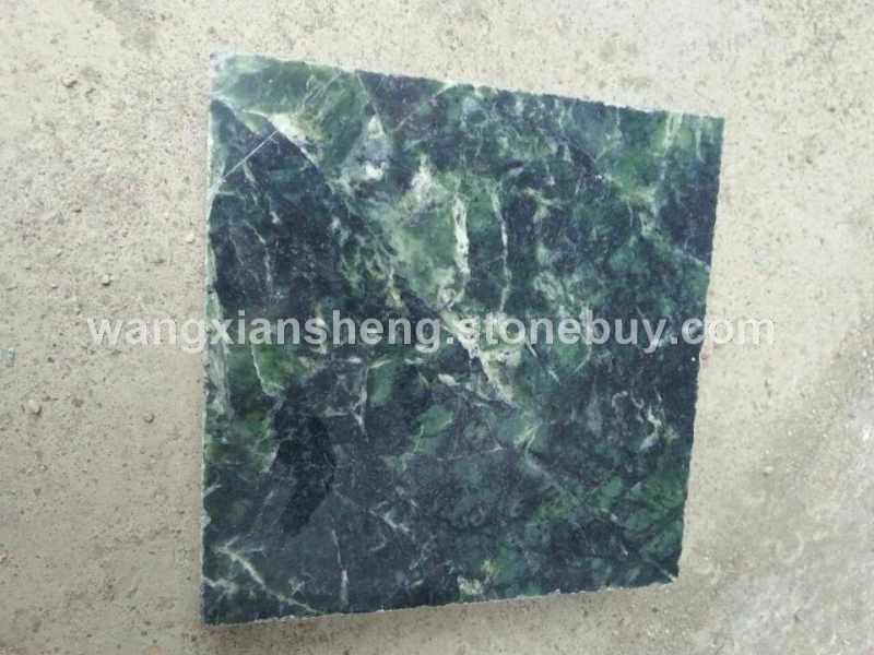 蛇纹岩绿玉
