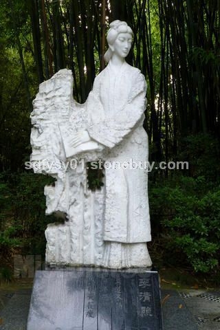 李清照雕像