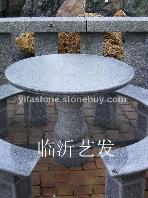 石桌子