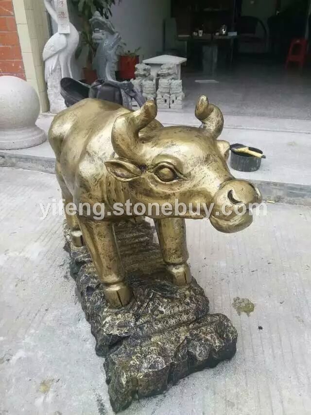 金牛石雕像