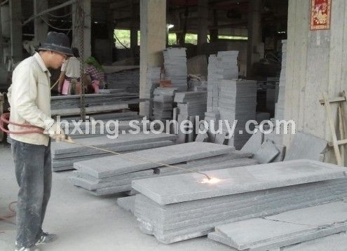 G654火燒加工現(xiàn)場(chǎng)