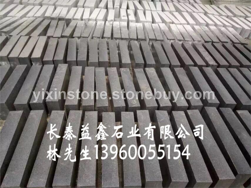 路沿石