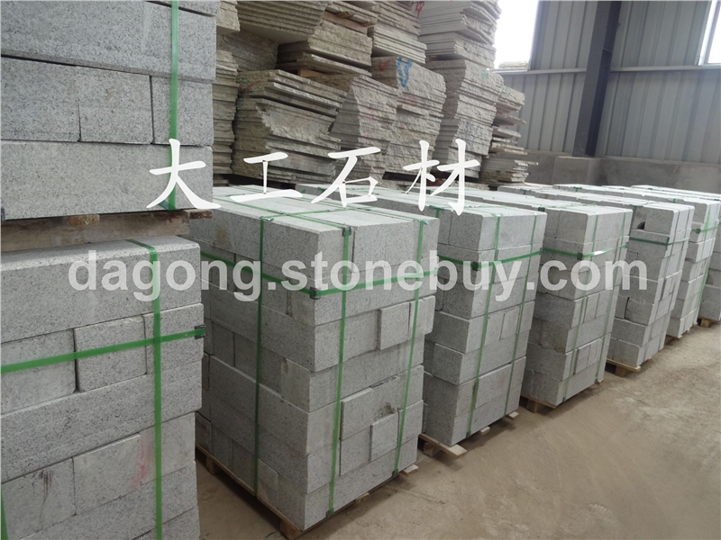 白麻、黄金麻、黄绣石、金田麻、黄金钻