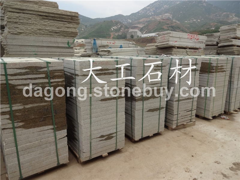 白麻、黄金麻、黄绣石、金田麻、黄金钻