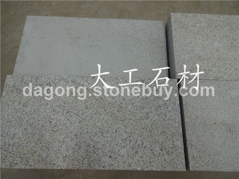 白麻、黄金麻、黄绣石、金田麻、黄金钻