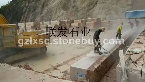 映山红矿山生产基地-富贵红仙人红荒料石材