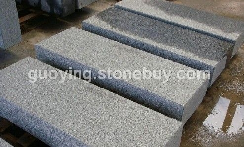 G654芝麻黑路沿石