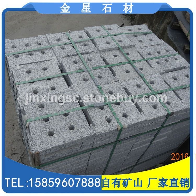 芝麻灰圆孔下水道地铺 沟盖板