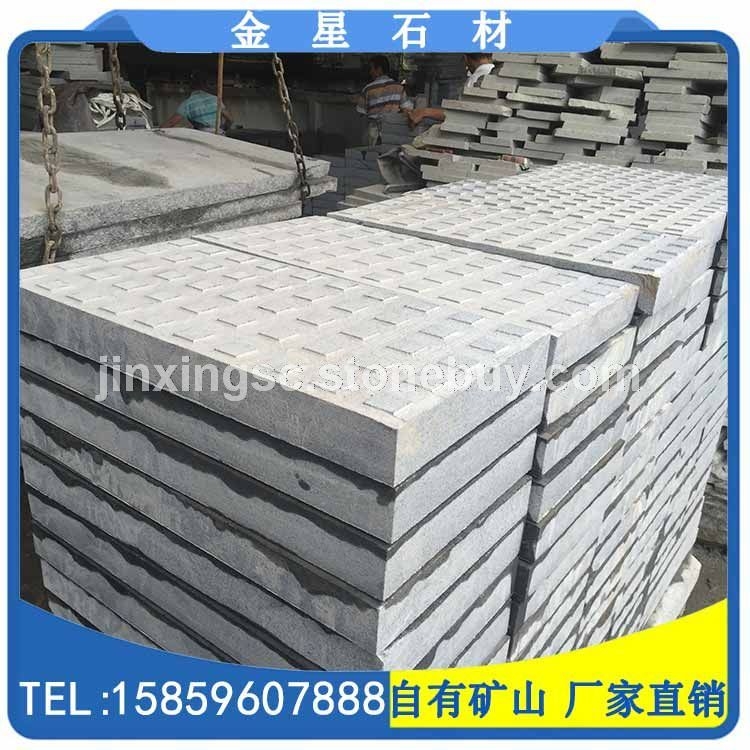 福建花岗岩点状盲道石 G654芝麻黑导盲砖