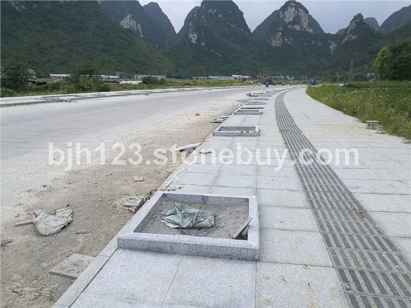封开花 人行道案例
