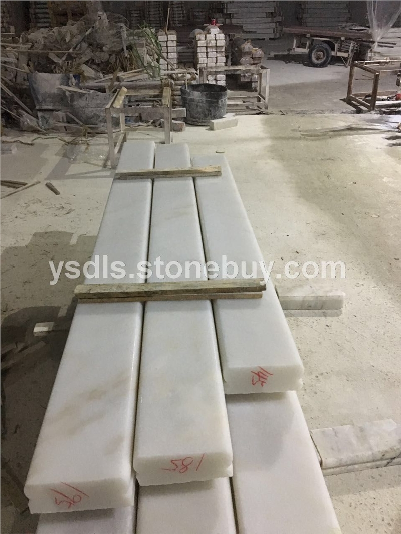 广西白异形栏杆 10