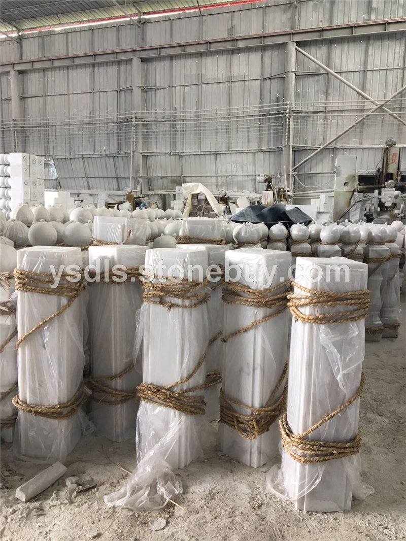 广西白异形栏杆 18