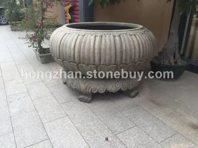 石雕花钵
