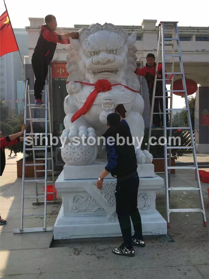 汉白玉狮子