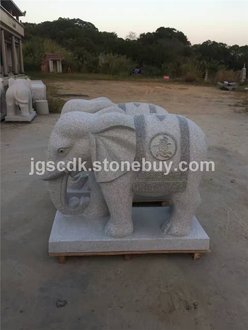 芝麻白，经营：佛像雕刻，园林工艺，栏杆，大型浮雕，龙柱，石狮大象，异形石材，花钵、花盆、各种规格板！