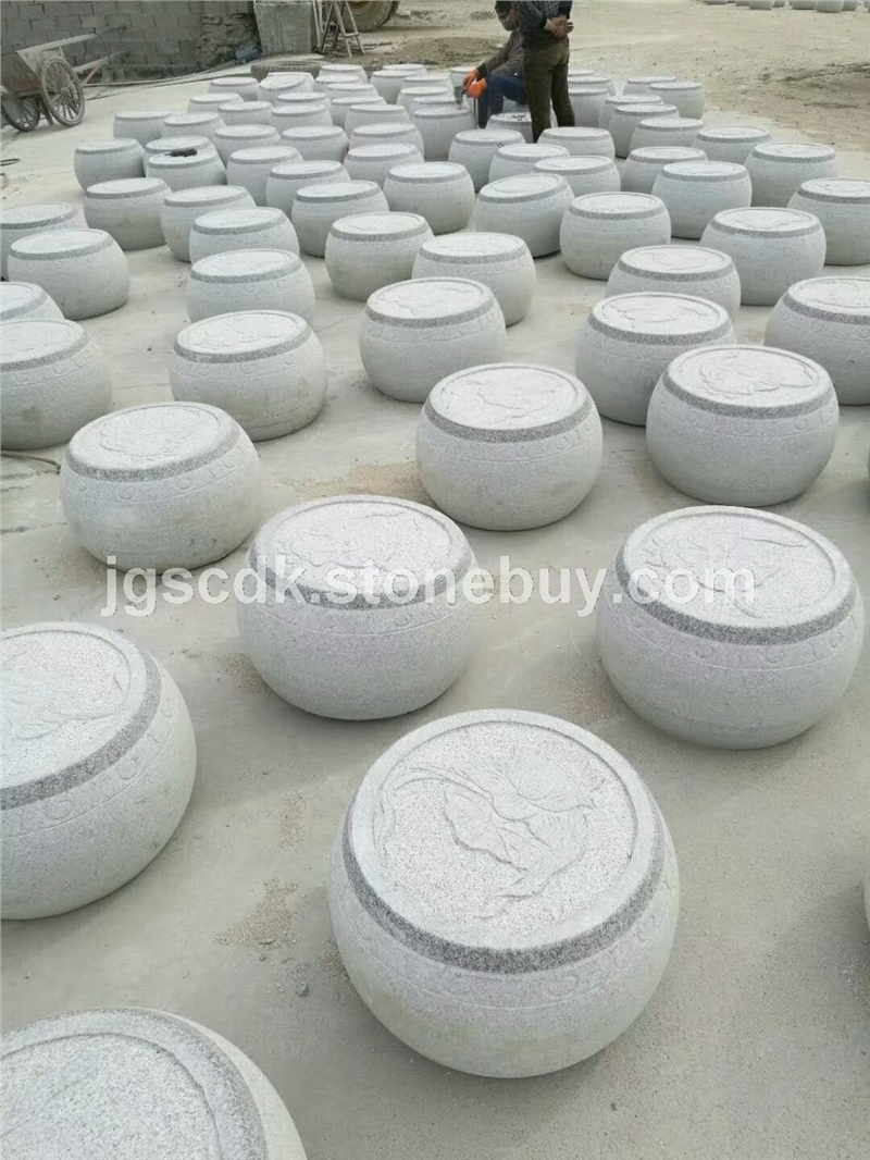 芝麻白，经营：佛像雕刻，园林工艺，栏杆，大型浮雕，龙柱，石狮大象，异形石材，花钵、花盆、各种规格板！