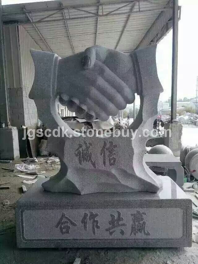 芝麻白，经营：佛像雕刻，园林工艺，栏杆，大型浮雕，龙柱，石狮大象，异形石材，花钵、花盆、各种规格板！