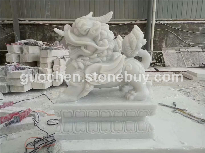 汉白玉 麒麟石雕